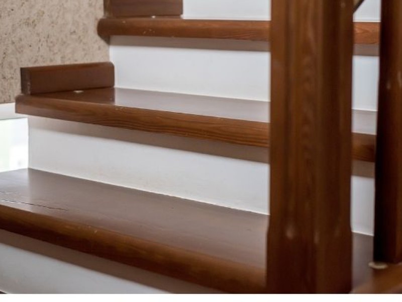 Tips for Painting and Refinishing Your Staircase